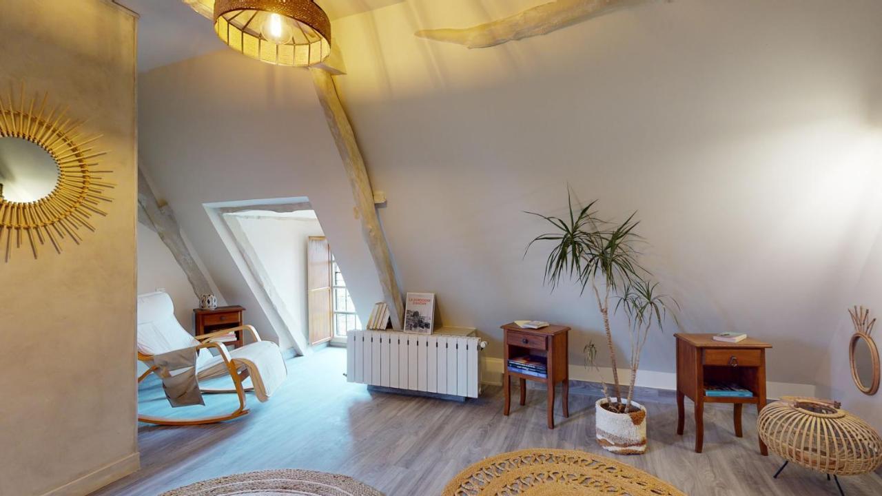 Demeure Du Vallon - Chambres D'Hotes De Charme Azerat Exterior foto