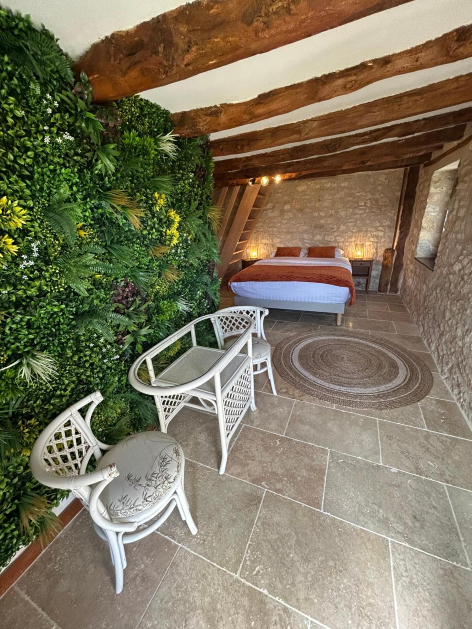 Demeure Du Vallon - Chambres D'Hotes De Charme Azerat Exterior foto
